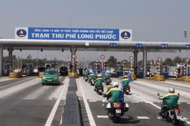 Trạm thu phí Long Phước trên cao tốc Thành phố Hồ Chí Minh-Long Thành-Dầu Giây. (Ảnh: Hoàng Hải/TTXVN)