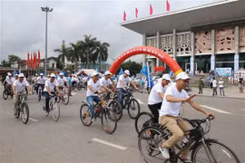 Diễu hành hưởng ứng Ngày thế giới phòng chống bom mìn tại thành phố Đông Hà. (Ảnh: Thanh Thủy/TTXVN)