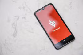 Vsmart Star là mẫu điện thoại mới nhất của VinSmart với mức giá 2 triệu đồng. (Ảnh: Minh Sơn/Vietnam+) 