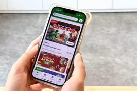 Ứng dụng GoFood của Gojek đã giúp rất nhiều chủ quán ăn tiếp cận gần hơn với người tiêu dùng. (Ảnh: V.C/Vietnam+)