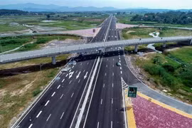 Tuyến cao tốc Hạ Long-Hải Phòng. (Ảnh: Trung Nguyên/TTXVN)