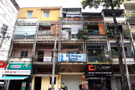 Một khu chung cư cũ trên đường Trần Quang Khải, phường Tân Định, Quận 1. (Ảnh: Hồng Đạt/TTXVN)