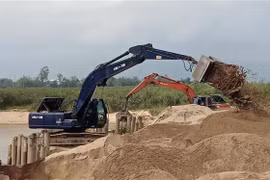 Mỏ khai thác cát Phú Lạc, xã Duy Hòa, huyện Duy Xuyên, tỉnh Quảng Nam có công suất khai thác 43.000 m3/năm đã hoạt động trở lại. (Ảnh: Đoàn Hữu Trung/TTXVN)