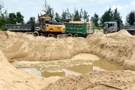 Một vụ khai thác cát vi phạm pháp luật (Ảnh minh họa: TTXVN)
