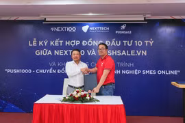 Shark Nguyễn Hòa Bình cam kết đầu tư 10 tỷ đồng vào startup PushSale.vn. (Ảnh: Minh Sơn/Vietnam+)