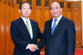 Thủ tướng Nguyễn Xuân Phúc tiếp ông Nikai Toshihiro Tổng thư Ký Đảng LDP, kiêm Chủ tịch Liên minh Nghị sỹ Hữu nghị Nhật-Việt. (Ảnh: Thống Nhất/TTXVN)