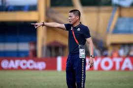 Liên tiếp để thủng lưới, Bùi Tiến Dũng vẫn được HLV Hà Nội bảo vệ