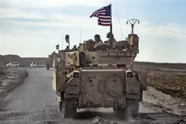 Xe quân sự Mỹ ở Syria. (Ảnh: AFP/TTXVN)