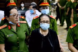 Bị cáo Dương Thị Bạch Diệp tại phiên xét xử sơ thẩm tháng 11/2021. (Ảnh: Thành Chung/TTXVN)