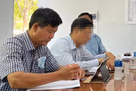 Ông Diệp Minh Xuân (trái). (Nguồn: PLO)
