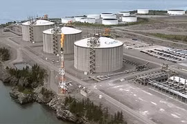 Cảng khí tự nhiên hoá lỏng thuộc Tập đoàn dầu mỏ Repsol and Irving Oil Ltd. ở thành phố cảng Saint John, tỉnh New Brunswick, Canada. (Ảnh: CBC/TTXVN)