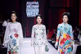 Dàn 'đại minh tinh' trình diễn bộ sưu tập áo dài đậm chất hoài cổ 