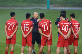 Huấn luyện viên Park Hang-seo bổ sung 3 cầu thủ từ U22 Việt Nam lên tuyển quốc gia. (Ảnh: Nguyên An)