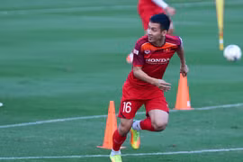 Tiền vệ Hùng Dũng và Trọng Hoàng được bổ sung vào U22 Việt Nam dự SEA Games 30. (Ảnh: Nguyên An/Vietnam+)