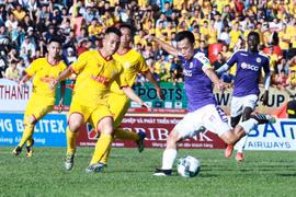 Bên cạnh Văn Quyết, ai là cầu thủ xuất sắc nhất V-League 2019?