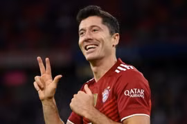 Lewandowski cán mốc đáng nhớ trong ngày Bayern vùi dập Hertha Berlin