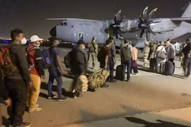 Afghanistan: Các nước đẩy nhanh tiến độ sơ tán công dân 