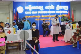 BV Chợ Rẫy Phnom Penh chung tay cùng Campuchia chống COVID-19