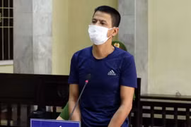 Hà Nội: Phạt tù đối tượng chống đối ở chốt kiểm dịch COVID-19