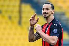 Ibrahimovic và đội bóng chủ quản AC Milan bị UEFA phạt. (Nguồn: Getty Images)