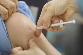 Tiêm vaccine phòng COVID-19. (Ảnh: Minh Quyết/TTXVN)