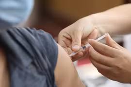 TP.HCM triển khai tiêm vaccine cho người dân sau 18 giờ hằng ngày