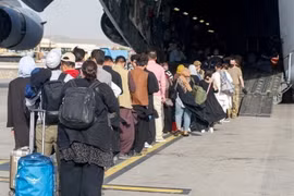 Tây Ban Nha và Đức không thể sơ tán toàn bộ cộng tác viên Afghanistan