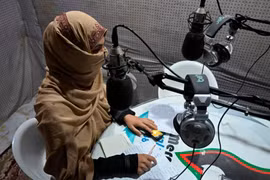 Lãnh đạo Taliban tham vấn với các quan chức trong chính quyền cũ
