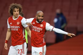 Premier League: Arsenal thắng ngược Tottenham, M.U trở lại tốp 2