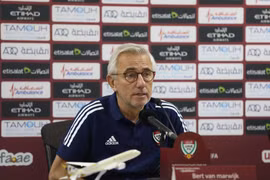 HLV Bert van Marwijk của đội tuyển UAE. (Ảnh: Hoàng Linh/TTXVN)