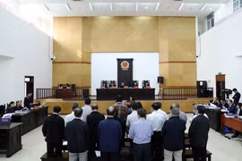 Quang cảnh phiên tòa. (Ảnh: Phạm Kiên/TTXVN)