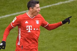 Robert Lewandowski lại thiết lập nên kỷ lục mới tại Bundesliga