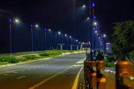 Nhiều địa phương kéo dài thời gian giãn cách xã hội