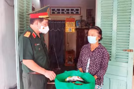 Quân đội trao tặng 100.000 phần quà đến đồng bào khó khăn do dịch
