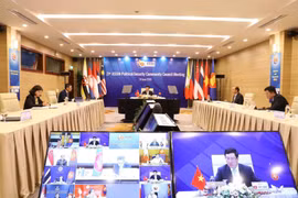Phó Thủ tướng, Bộ trưởng Bộ Ngoại giao Phạm Bình Minh chủ trì Hội nghị trực tuyến Hội đồng Chính trị - An ninh ASEAN lần thứ 21. (Ảnh: Văn Điệp/TTXVN)
