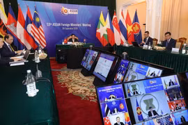 Hội nghị Bộ trưởng Ngoại giao ASEAN lần thứ 53 tổ chức theo hình thức trực tuyến. (Ảnh: Lâm Khánh/TTXVN)