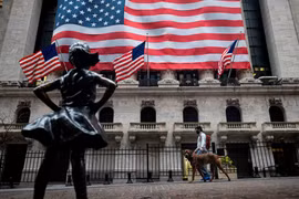 Quang cảnh bên ngoài Sàn giao dịch chứng khoán New York, Mỹ. (Ảnh: AFP)