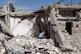 Một ngôi nhà bị phá hủy ở ngoại ô Damascus do các cuộc không kích của Israel. (Ảnh: SANA)