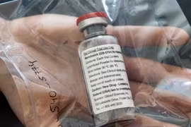Thuốc kháng virus Remdesivir được giới thiệu tại Hamburg, Đức, ngày 8/4/2020. (Ảnh: AFP/TTXVN)
