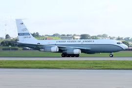 Máy bay do thám OC-135 của không lực Mỹ cất cánh từ căn cứ không quân Offutt ở Nebraska, ngày 14/9/2018. (Ảnh: AFP/TTXVN)