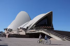 Người dân tại Sydney, Australia ngày 10/5/2020. (Ảnh: THX/TTXVN)