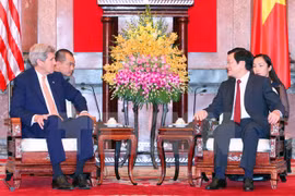 Chủ tịch nước Trương Tấn Sang tiếp Ngoại trưởng Hoa Kỳ John Kerry sang thăm Việt Nam tháng 8/2015. (Ảnh: Thống Nhất/TTXVN)