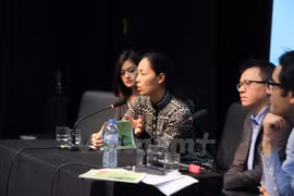 Đạo diễn Nguyễn Hoàng Điệp hào hứng với video clip của VietnamPlus 