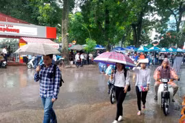 Hà Nội dự kiến sẽ có mưa rào trong những ngày thi vào lớp 10 sắp tới. (Ảnh minh họa: Doãn Đức/ Vietnam+)