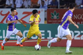 Hà Nội FC thắng Hoàng Anh Gia Lai, bứt phá trong cuộc đua vô địch