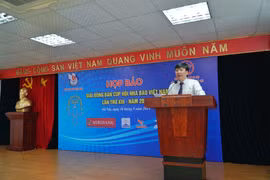 Đồng chí Hồ Quang Lợi, Phó Chủ tịch Thường trực Hội Nhà báo Việt Nam phát biểu tại buổi họp báo Giải bóng bàn Cúp Nhà báo Việt Nam lần thứ 13 năm 2019. (Ảnh: Minh Hiếu/Vietnam+)