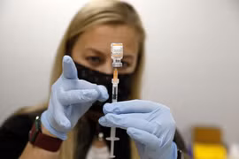 WTO thảo luận về xóa bỏ quyền sở hữu trí tuệ với vaccine ngừa COVID-19
