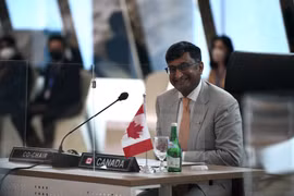 Quan chức ngoại giao Canada đánh giá Việt Nam chuyển mình ấn tượng