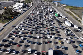 Mỹ: California hướng tới cấm bán ôtô chạy bằng nhiên liệu hóa thạch