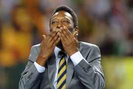Vua bóng đá Pelé qua đời, cùng Maradona chơi bóng trên thiên đường